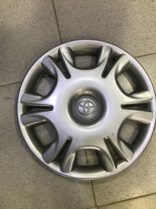 Wheel Caps 14 inch original designs for Toyota Corolla 2003 till 2008.